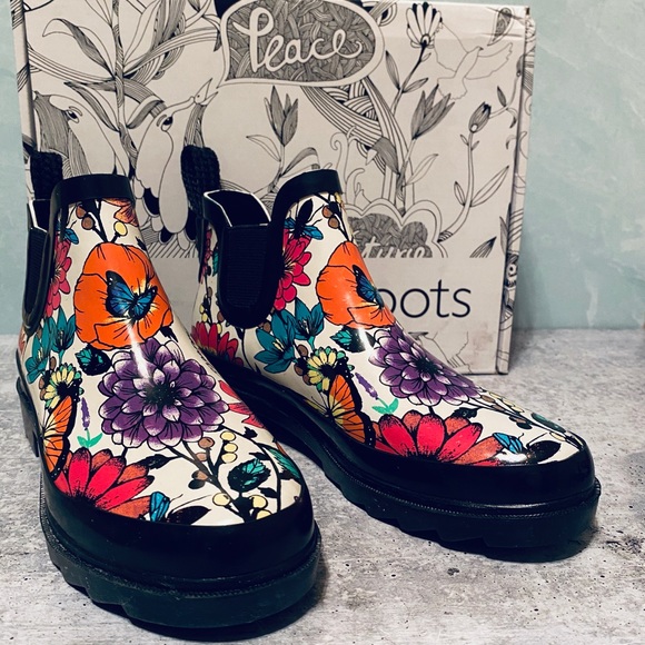 sakroots rhyme ankle rain boot